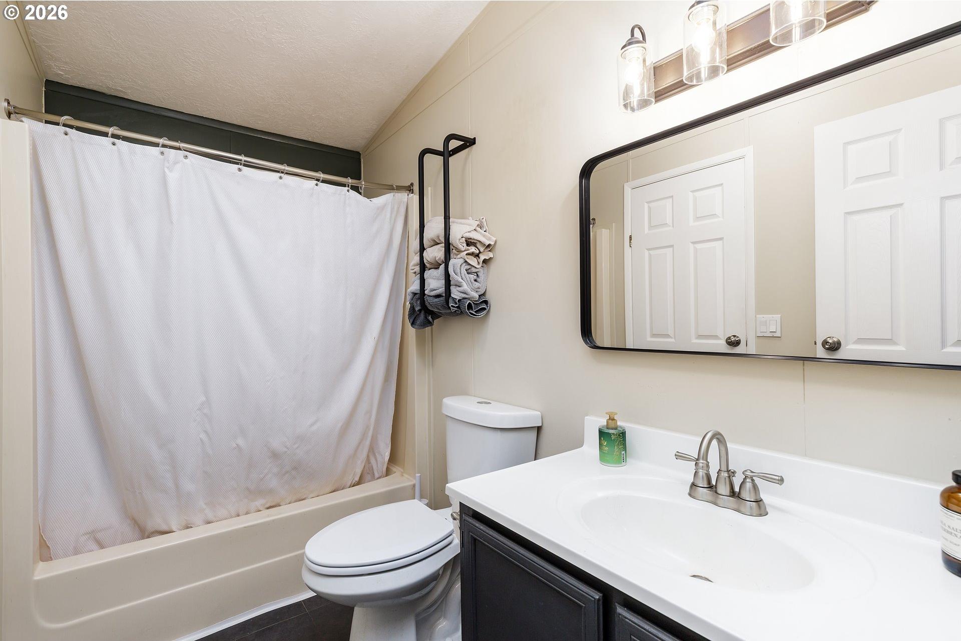 12450 Southwest Fischer Road, Unit 103 Portland, OR 97224 - Photo 25 of 38 Gallery Image 25