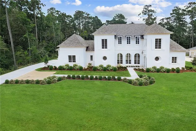 $2,225,000 | 10 Thunderbird Drive, Covington, LA 70433