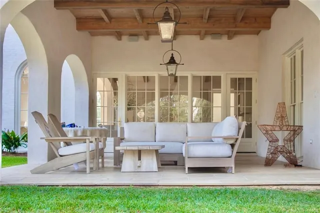 $2,225,000 | 10 Thunderbird Drive, Covington, LA 70433