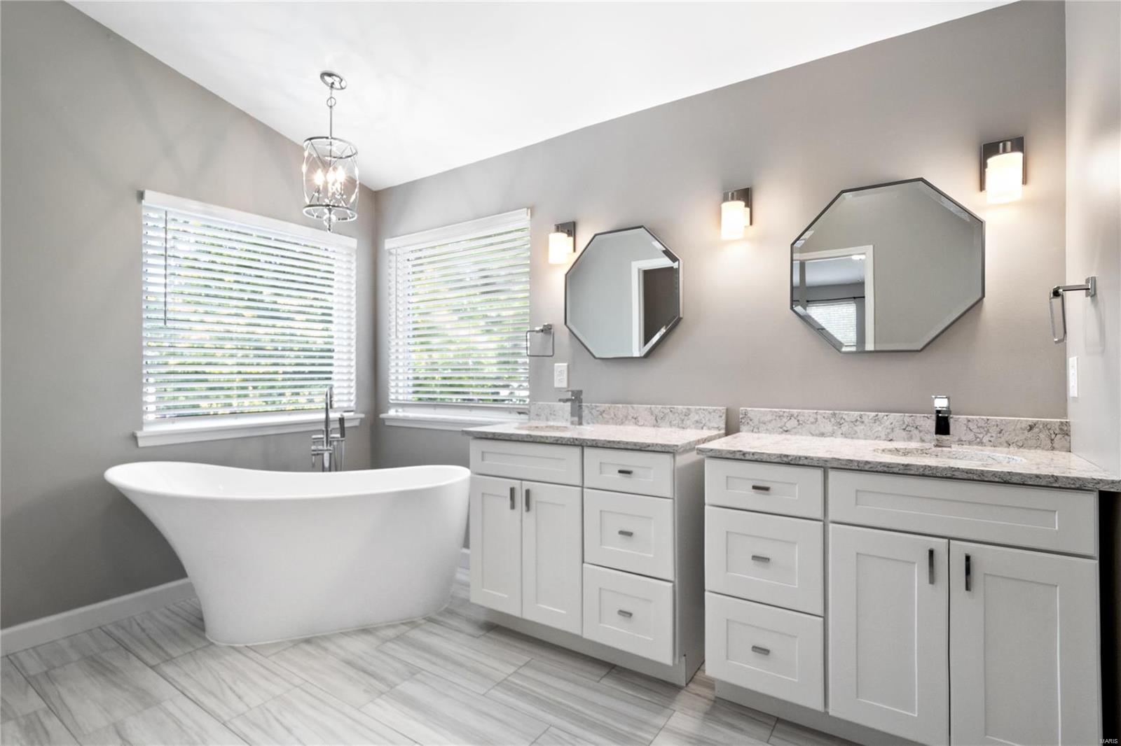 817 Castle Forest Court Ballwin, MO 63021 - Photo 23 of 45