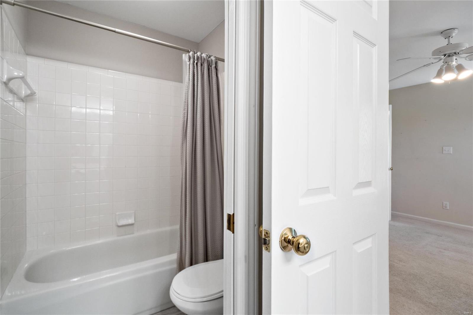 817 Castle Forest Court Ballwin, MO 63021 - Photo 27 of 45