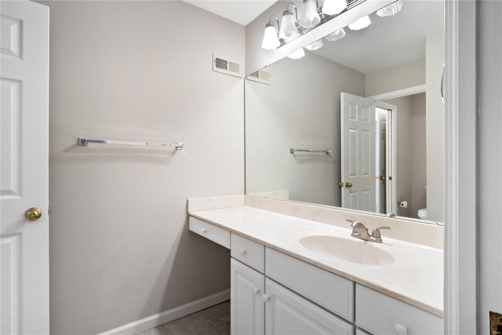 817 Castle Forest Court Ballwin, MO 63021 - Photo 28 of 45