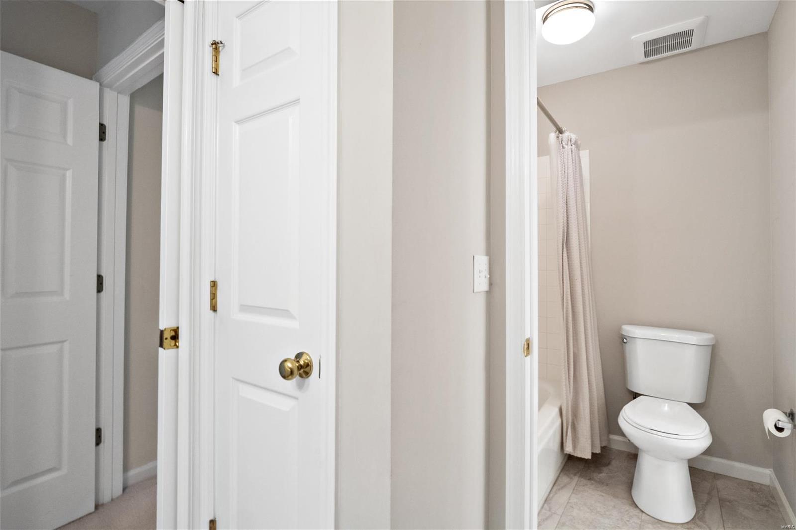 817 Castle Forest Court Ballwin, MO 63021 - Photo 30 of 45