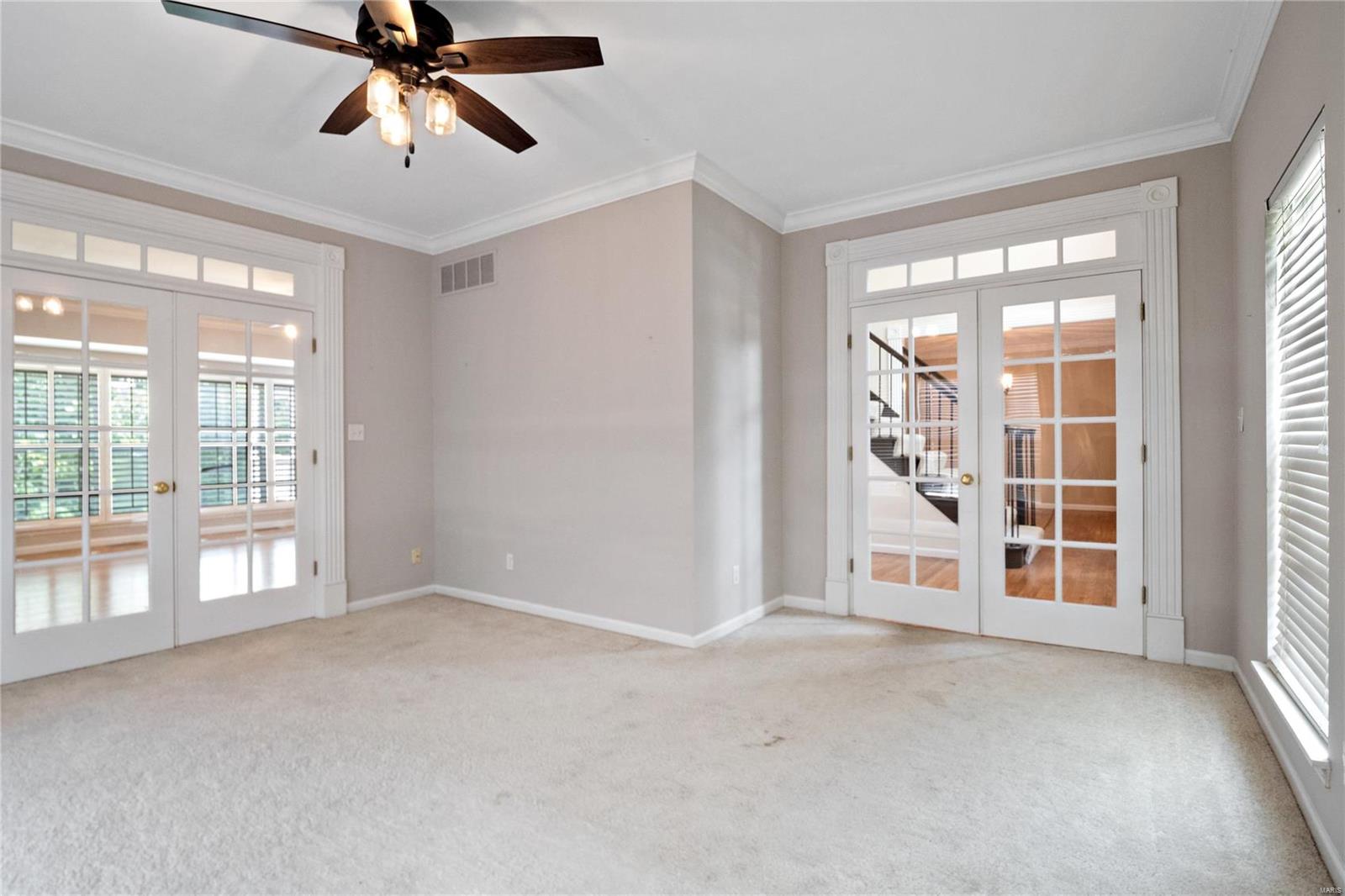 817 Castle Forest Court Ballwin, MO 63021 - Photo 5 of 45