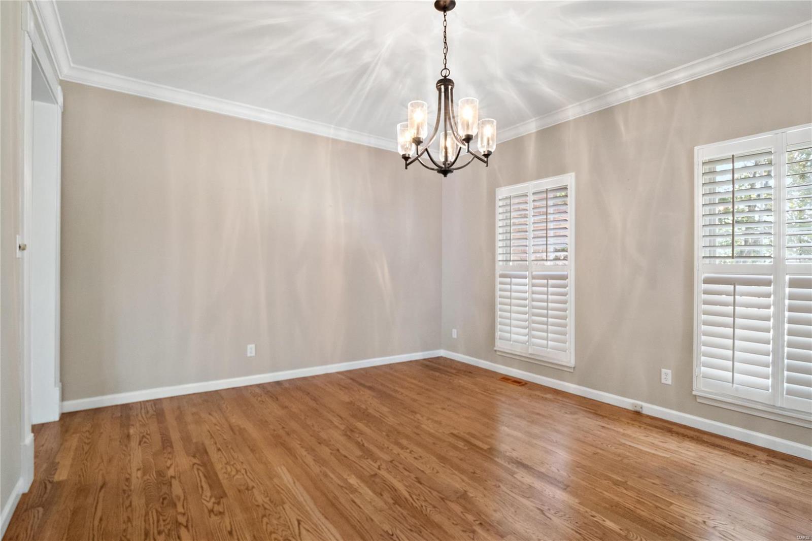 817 Castle Forest Court Ballwin, MO 63021 - Photo 9 of 45