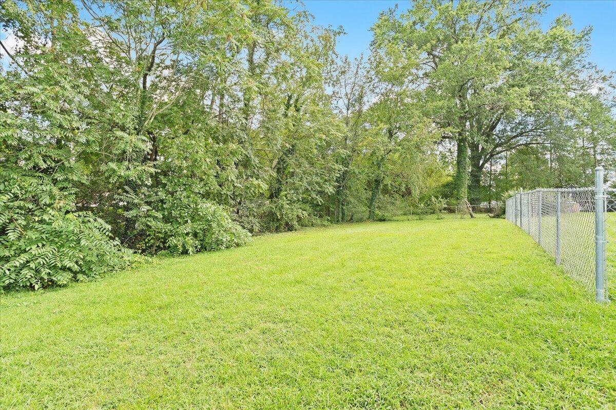 218 Post Road Roanoke, VA 24019 - Photo 21 of 24 a view of outdoor space and yard