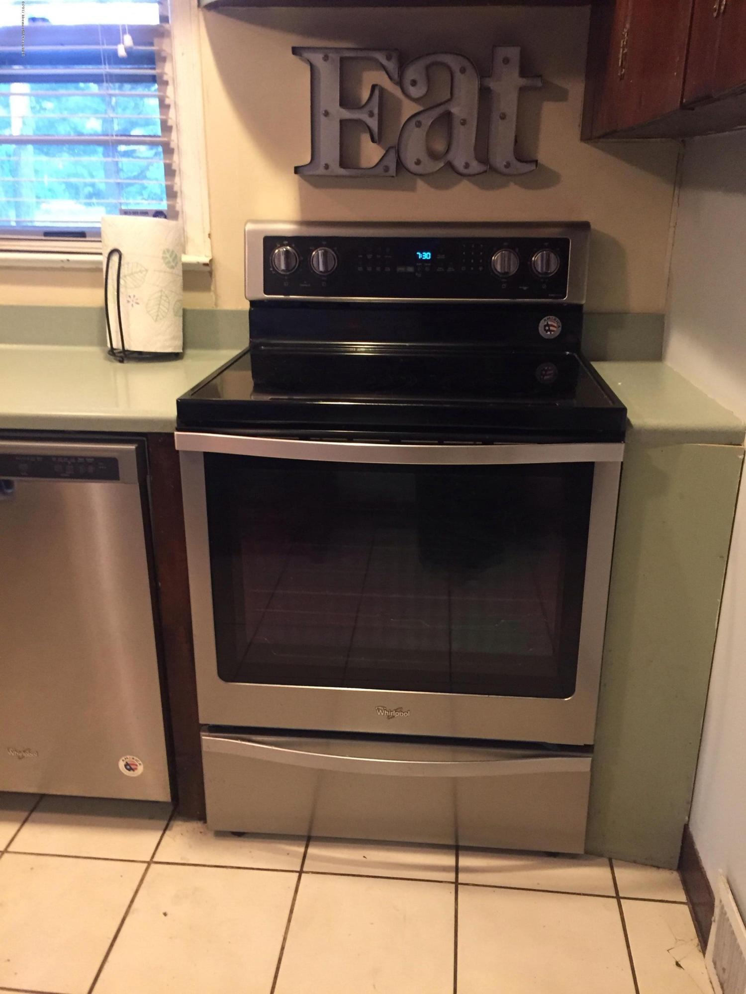 756 Gail Chambers Road Jackson, NJ 08527 - Photo 17 of 27 image