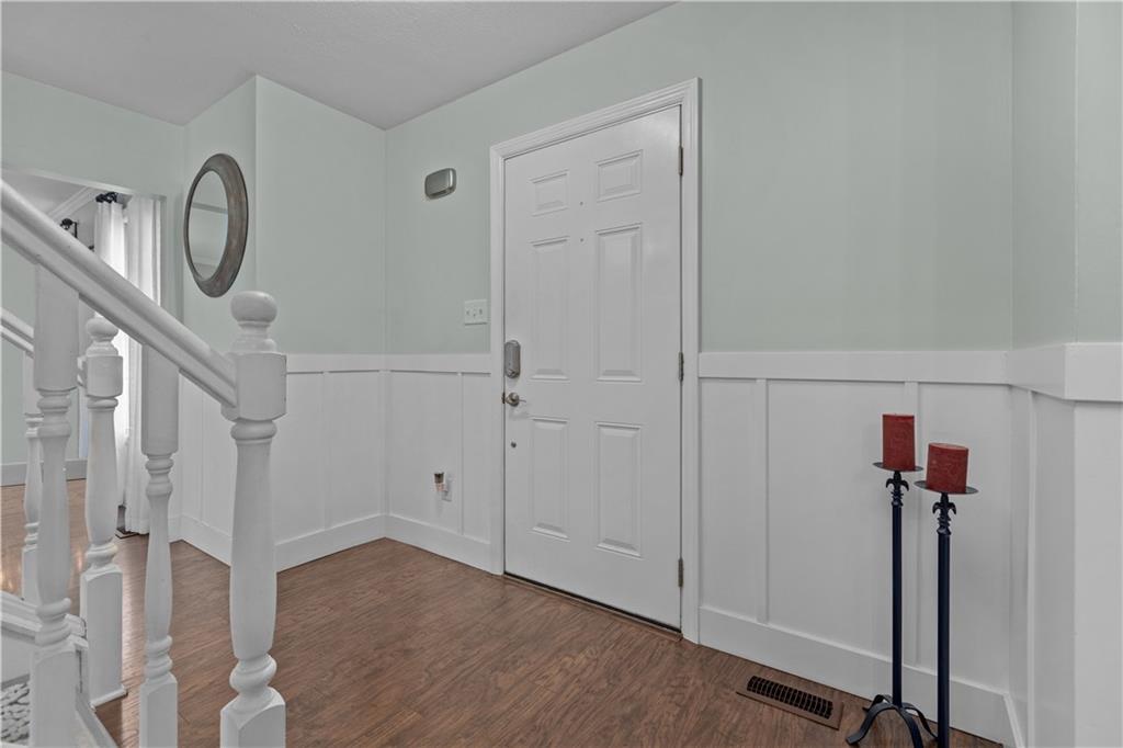 28 McBride Road Canonsburg, PA 15317 - Photo 2 of 33 a view of a livingroom with a hardwood and hardwood floor