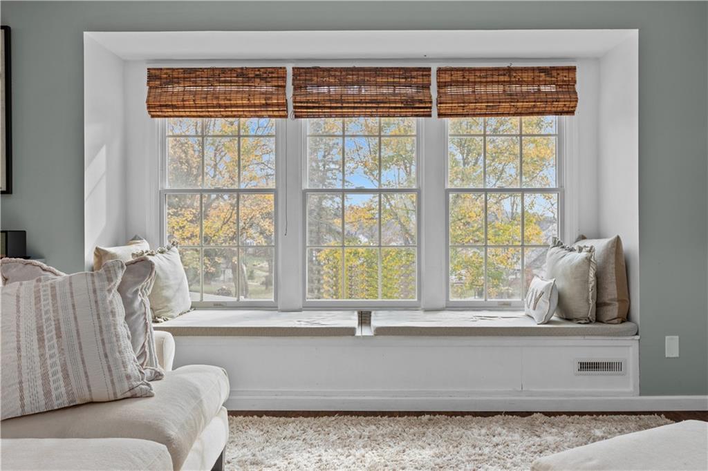 28 McBride Road Canonsburg, PA 15317 - Photo 6 of 33 a living room with furniture and a window