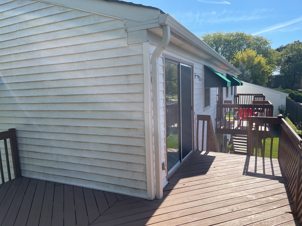 352 College Street Crystal Lake, IL 60014 - Photo 2 of 20