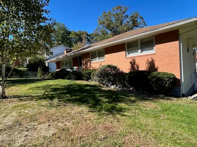 $235,000 | 2 Wellington Court, Endicott, NY 13760