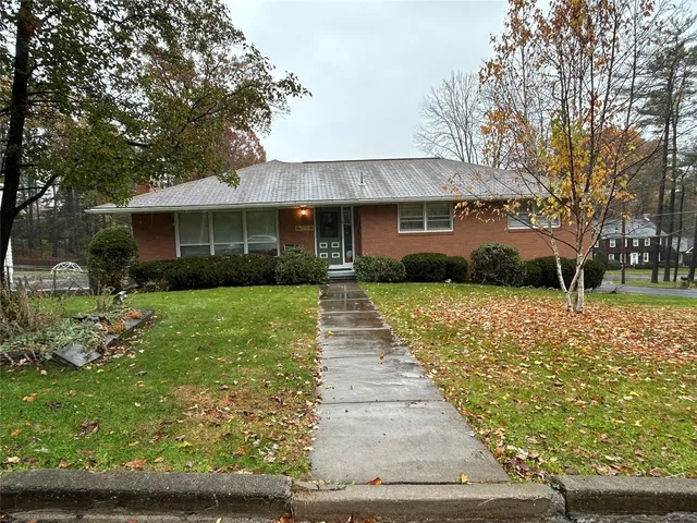 $235,000 | 2 Wellington Court, Endicott, NY 13760