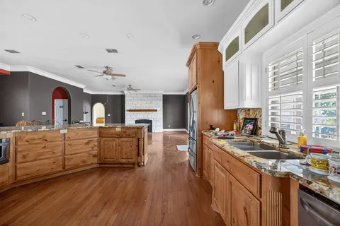 $480,000 | 310 Oakhill Drive, Keene, TX 76059