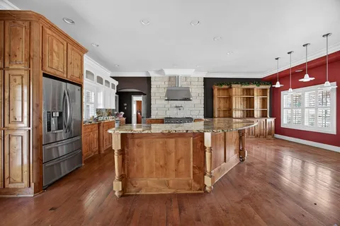 $480,000 | 310 Oakhill Drive, Keene, TX 76059