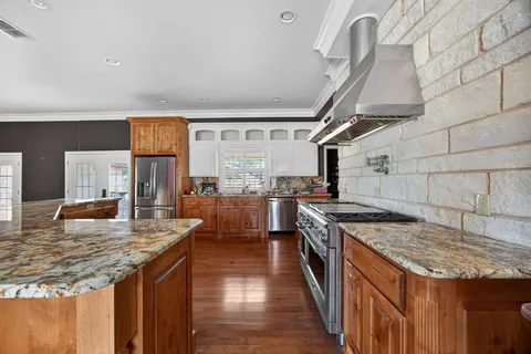 $480,000 | 310 Oakhill Drive, Keene, TX 76059