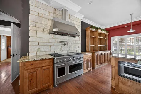 $480,000 | 310 Oakhill Drive, Keene, TX 76059