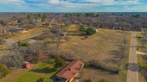 $480,000 | 310 Oakhill Drive, Keene, TX 76059