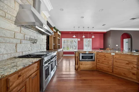 $480,000 | 310 Oakhill Drive, Keene, TX 76059