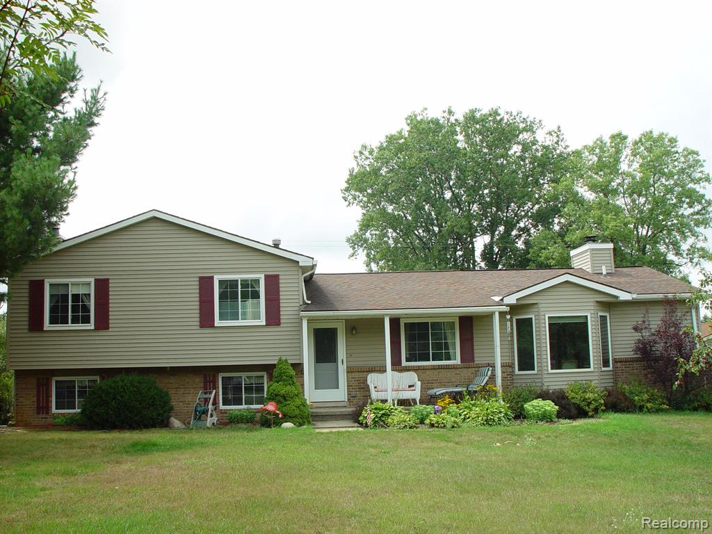 5787 Byron Road Howell, MI 48855 - Photo 4 of 51