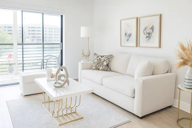 $175,000 | Sunrise Lakes Condominiums, Sunrise, FL 33322