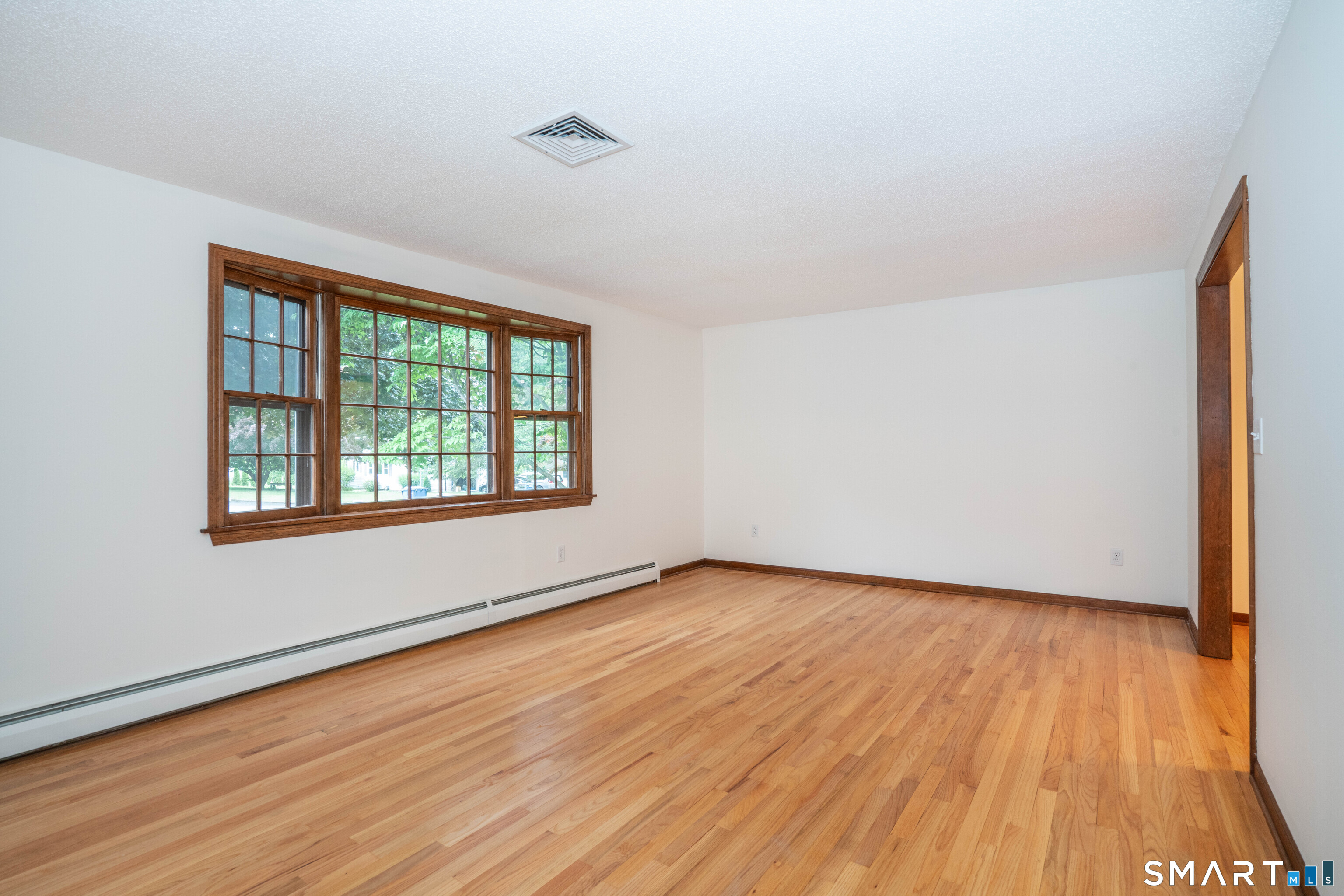 182 Valley View Road Manchester, CT 06040 - Photo 7 of 40