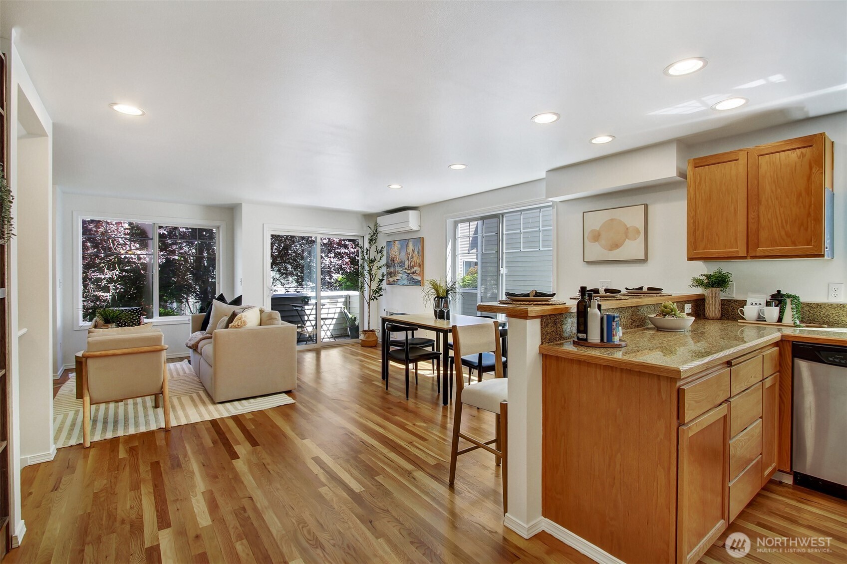 8540 Midvale Avenue North, Unit A Seattle, WA 98103 - Photo 12 of 28