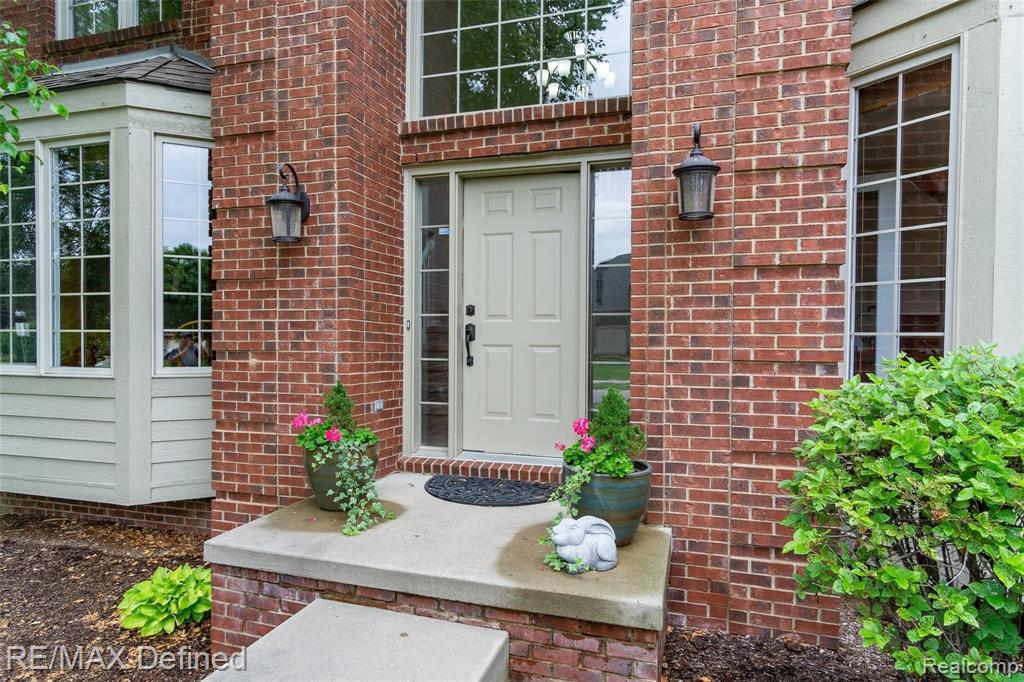 116 Scarborough Lane Rochester Hills, MI 48306 - Photo 7 of 53