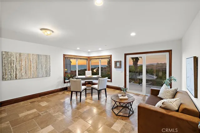 $7,900,000 | 3811 Vista Blanca, San Clemente, CA 92672