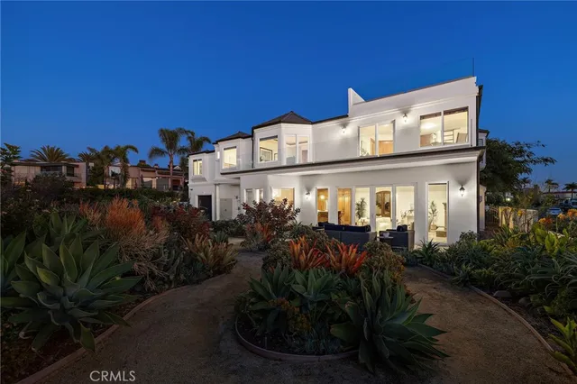 $7,900,000 | 3811 Vista Blanca, San Clemente, CA 92672