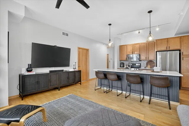 $275,000 | 4525 Park Commons Drive, Unit 520, St. Louis Park, MN 55416