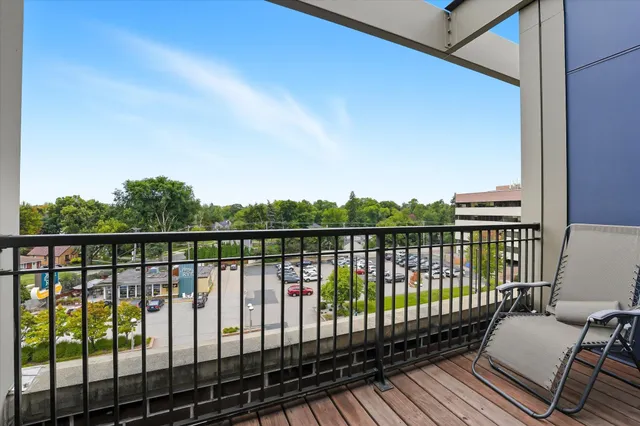 $275,000 | 4525 Park Commons Drive, Unit 520, St. Louis Park, MN 55416