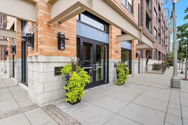 $275,000 | 4525 Park Commons Drive, Unit 520, St. Louis Park, MN 55416