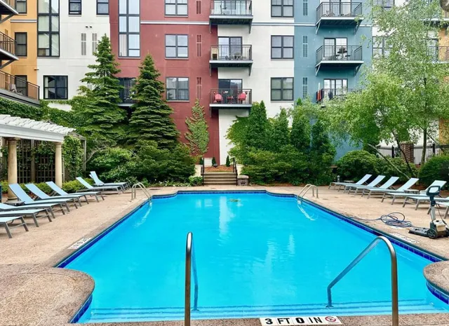 $275,000 | 4525 Park Commons Drive, Unit 520, St. Louis Park, MN 55416