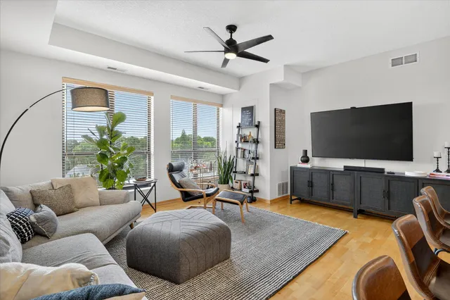 $275,000 | 4525 Park Commons Drive, Unit 520, St. Louis Park, MN 55416