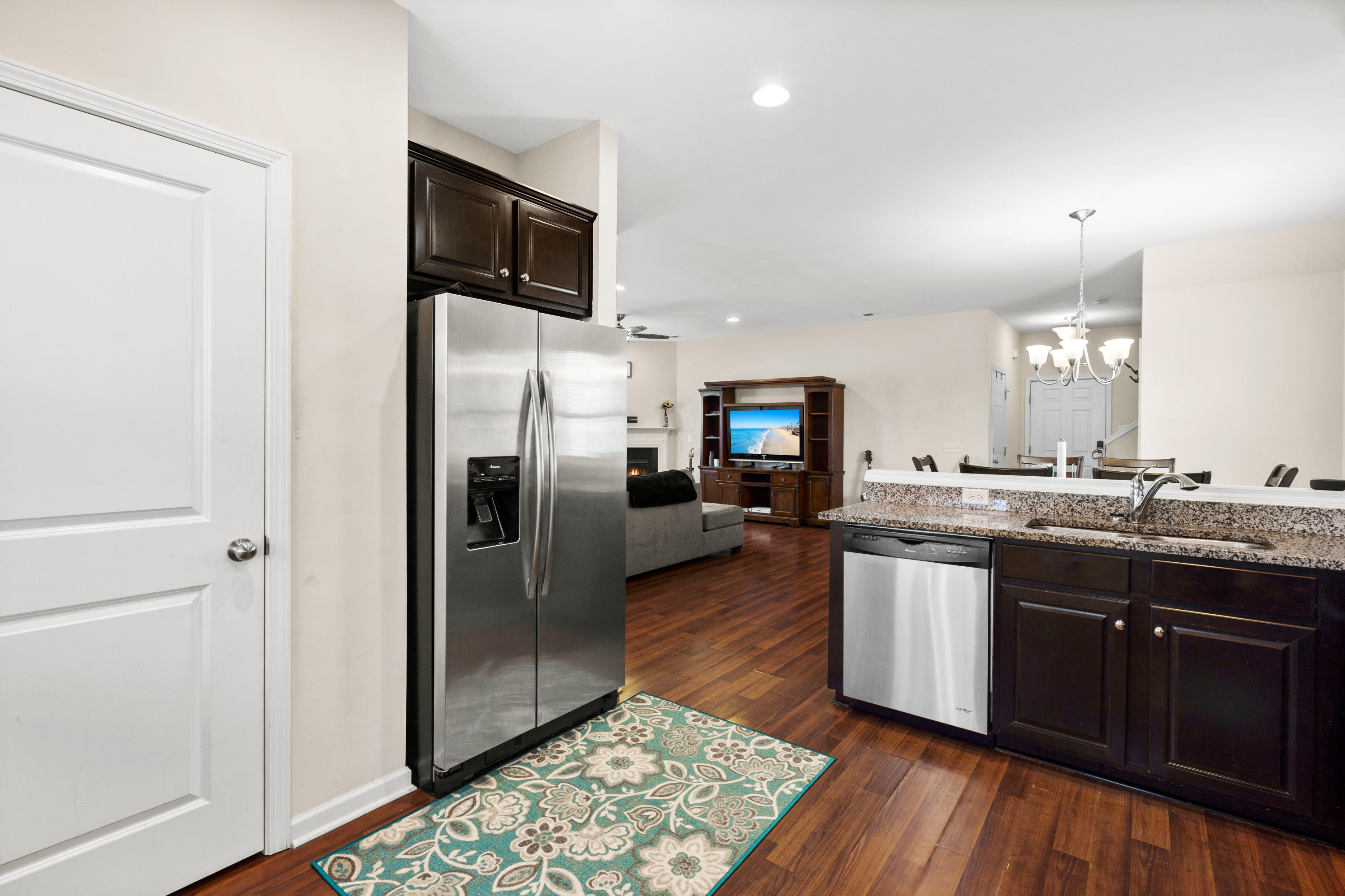 346 Iveson Road Summerville, SC 29486 - Photo 6 of 19 Pantry and Kitchen