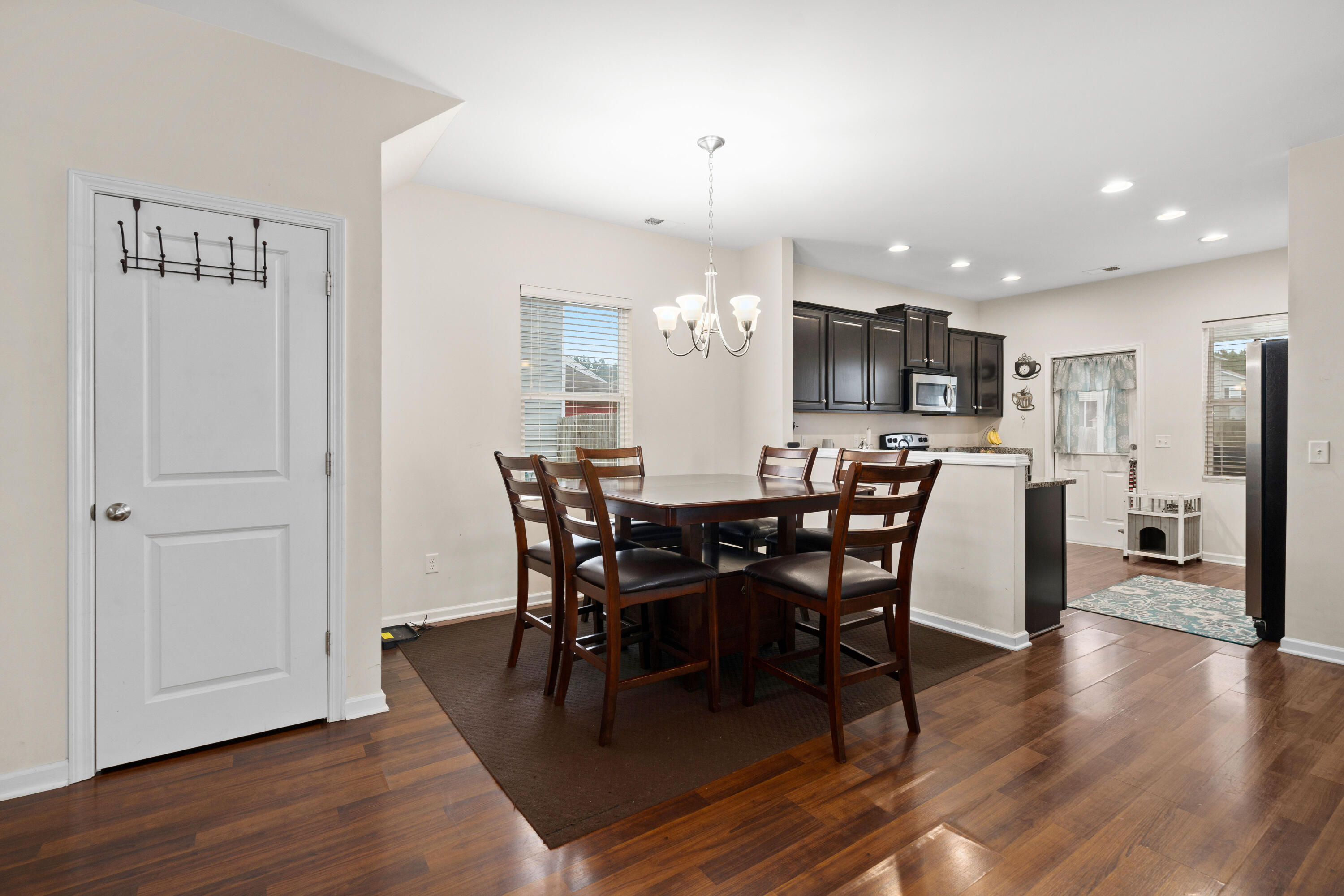 346 Iveson Road Summerville, SC 29486 - Photo 7 of 19 Dining Area
