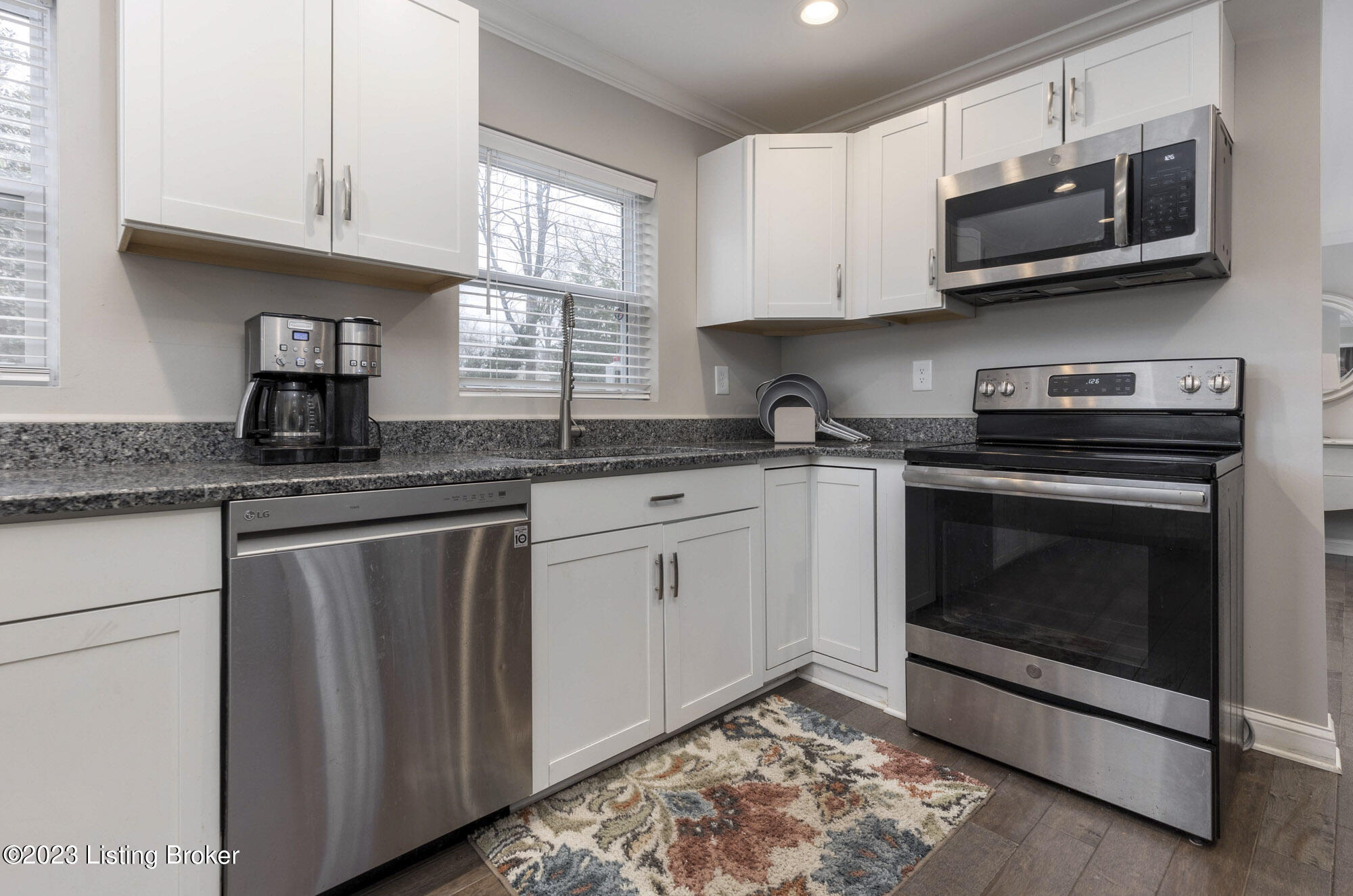 121 South Hampton Road Louisville, KY 40222 - Photo 16 of 46 Hampton017