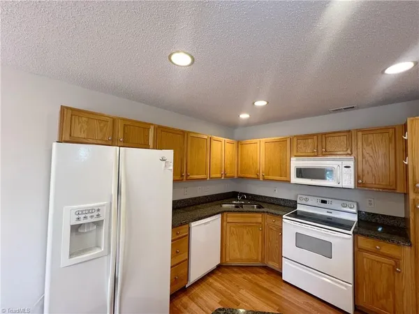 $1,725 | 5138 Bartholomew's Lane, Greensboro, NC 27407