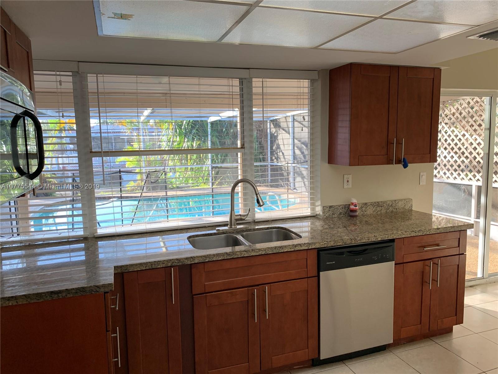 3916 East Shore Road Miramar, FL 33023 - Photo 13 of 43 Gallery Image 13