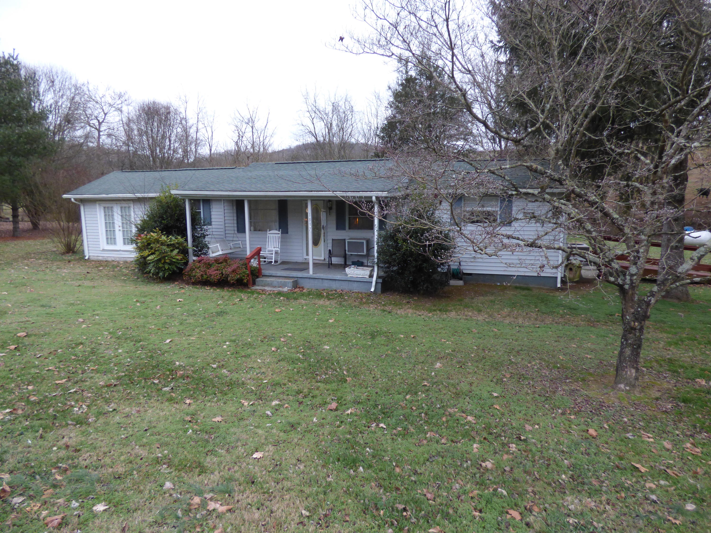 1837 Fielden Store Road New Market, TN 37820 - Photo 2 of 26 P1180088