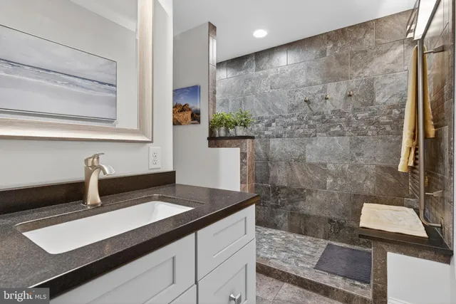 $329,900 | 105 Deer Ford Drive, Lancaster, PA 17601