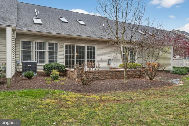 $329,900 | 105 Deer Ford Drive, Lancaster, PA 17601