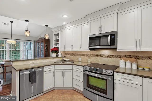 $329,900 | 105 Deer Ford Drive, Lancaster, PA 17601