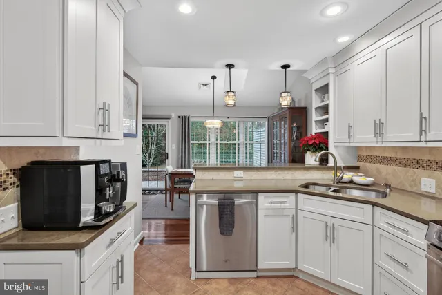 $329,900 | 105 Deer Ford Drive, Lancaster, PA 17601