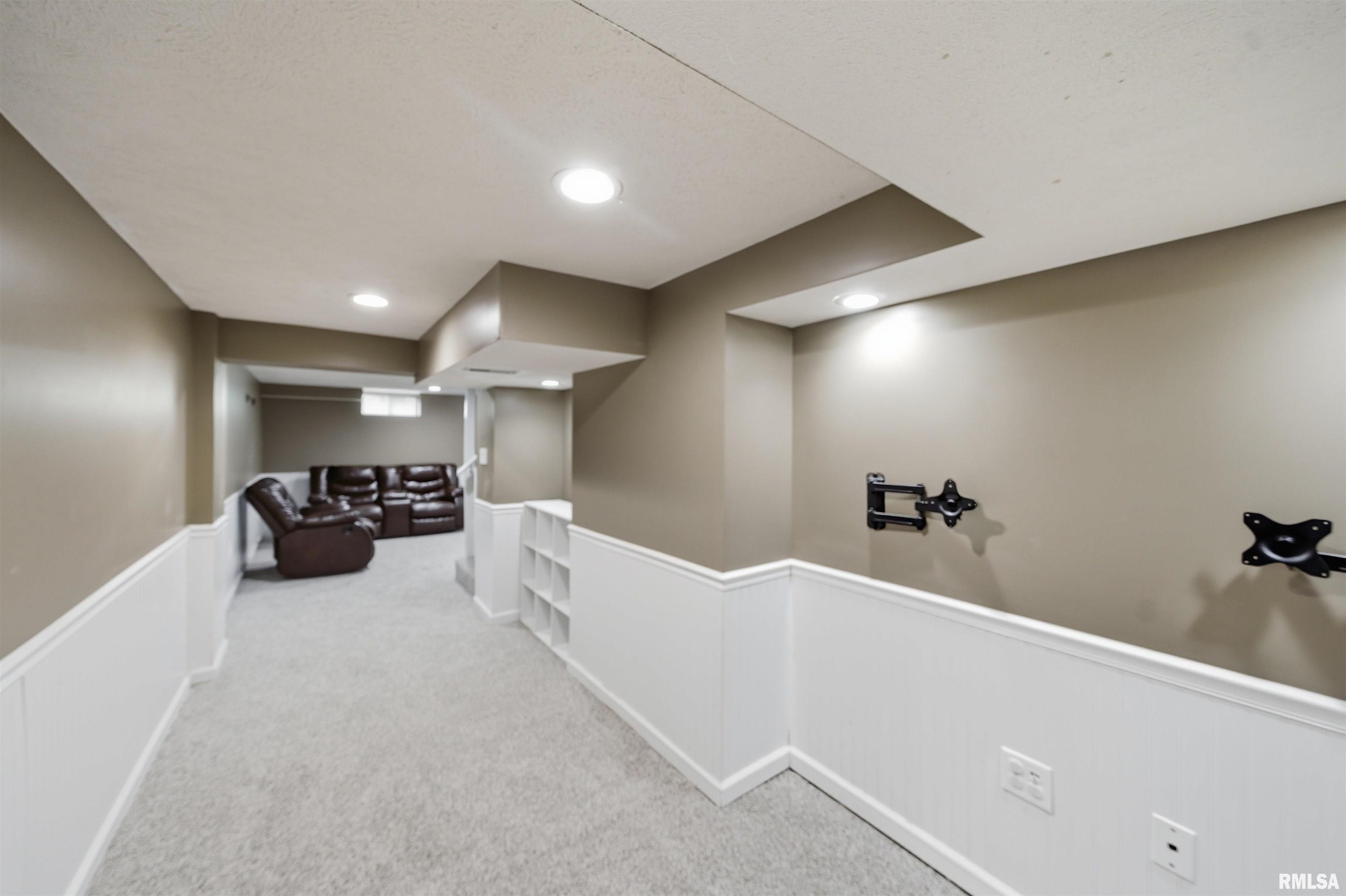 231 West Ridgemont Road Peoria, IL 61614 - Photo 42 of 51 Gallery Image 42