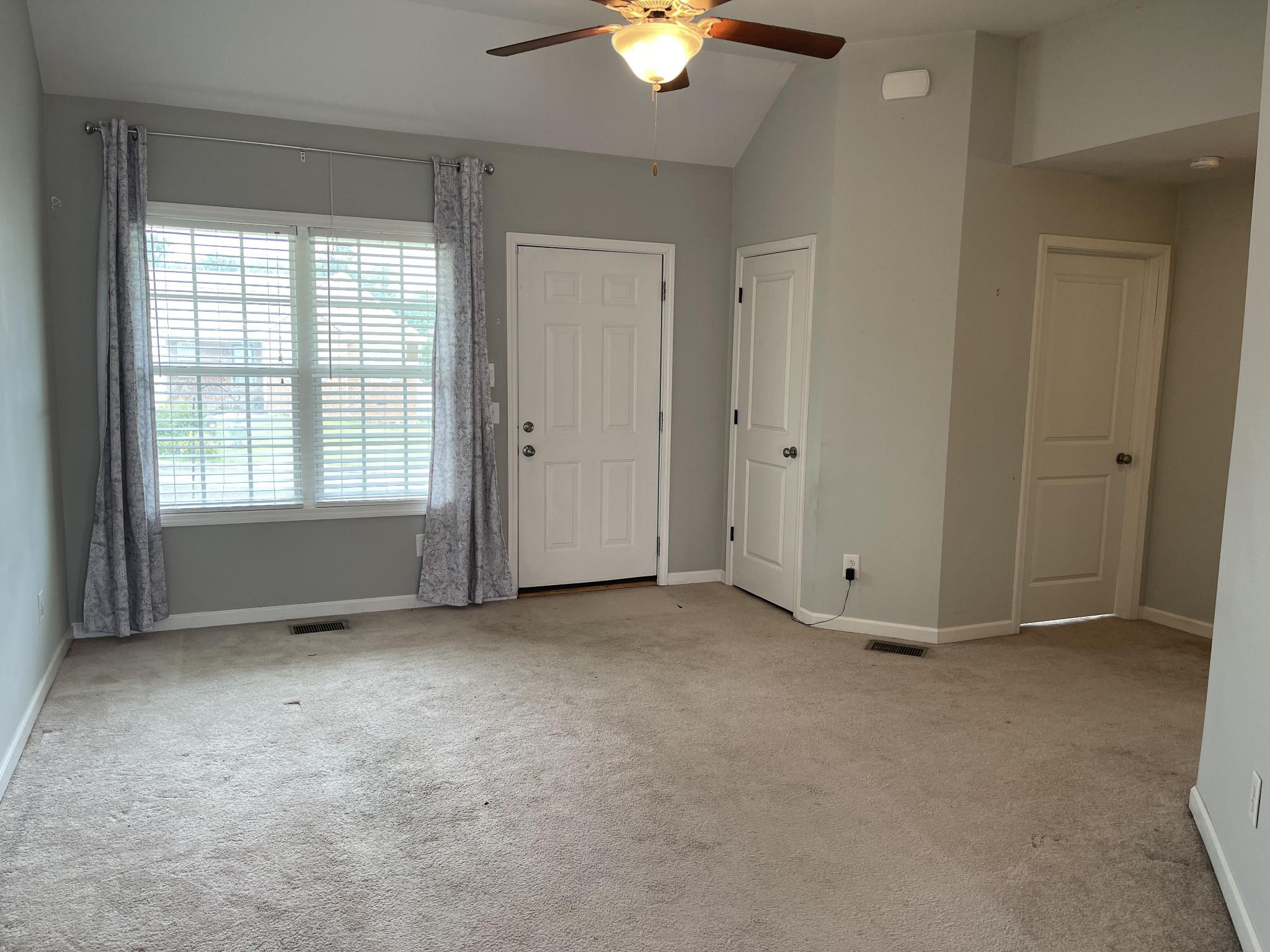 335 Gallop Lane Springfield, TN 37172 - Photo 2 of 27 Gallery Image 2