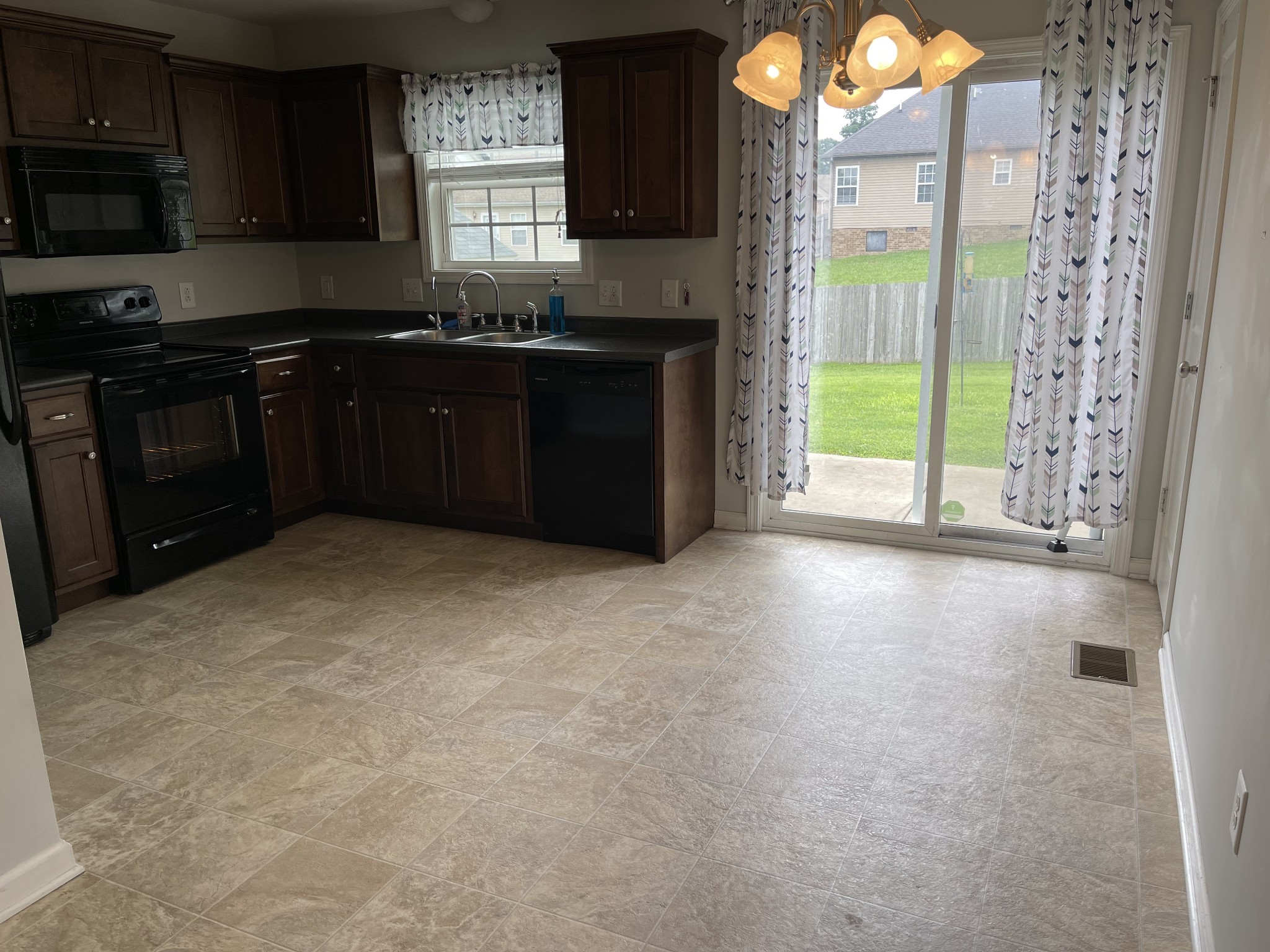 335 Gallop Lane Springfield, TN 37172 - Photo 4 of 27 Gallery Image 4