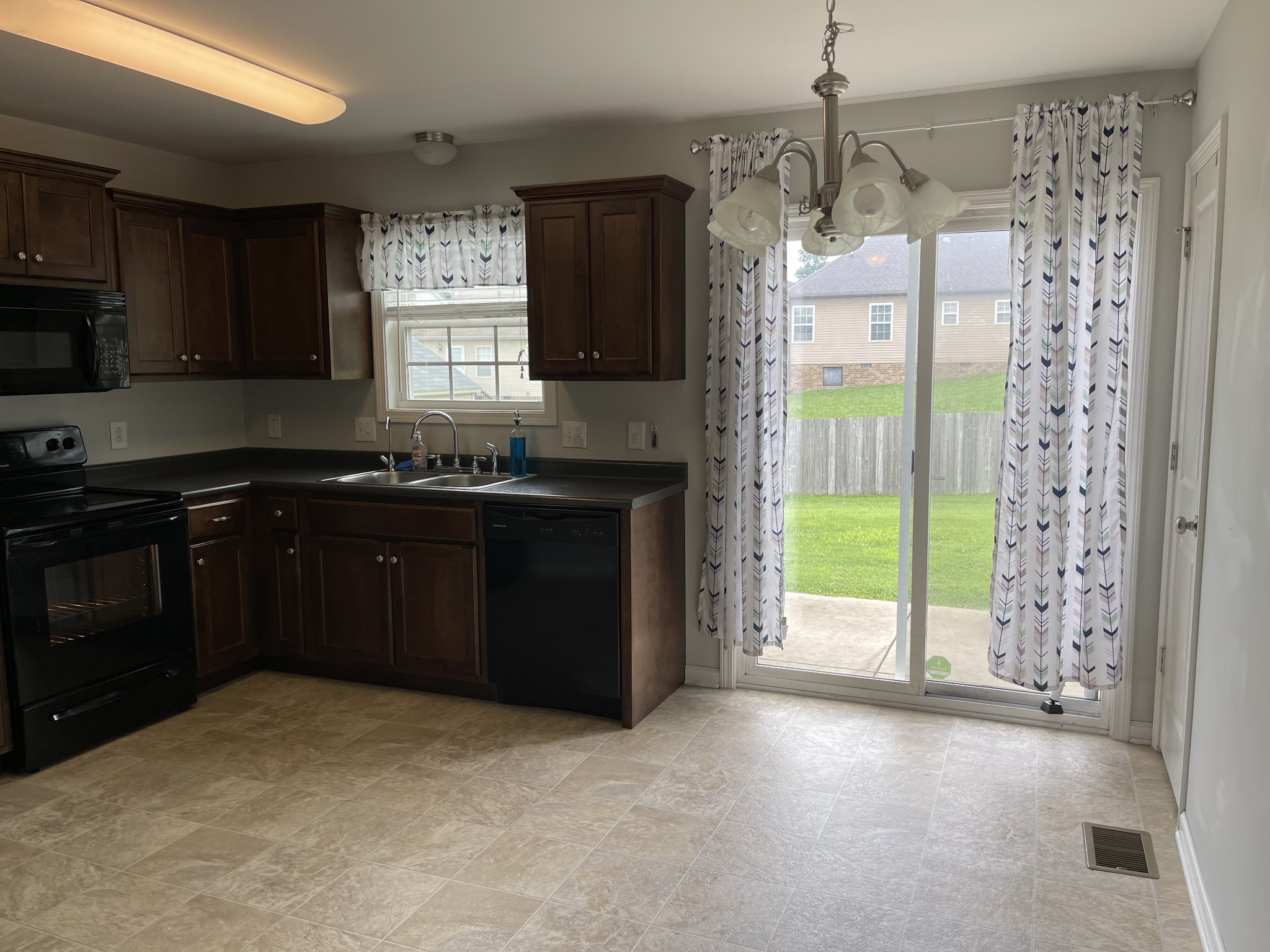 335 Gallop Lane Springfield, TN 37172 - Photo 6 of 27 Gallery Image 6