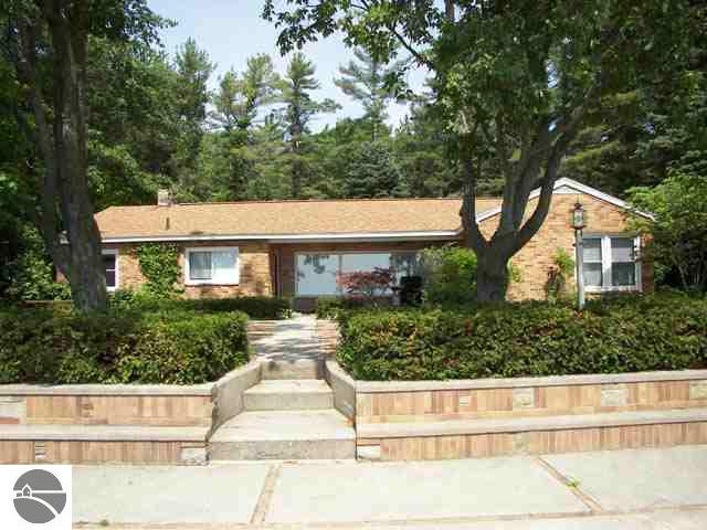 2756 Neahtawanta Road Traverse City, MI 49686 - Photo 10 of 15 1694744-9.JPG