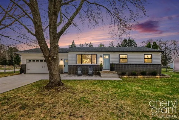 $399,900 | 4040 Ziverts Street Northeast, Rockford, MI 49341